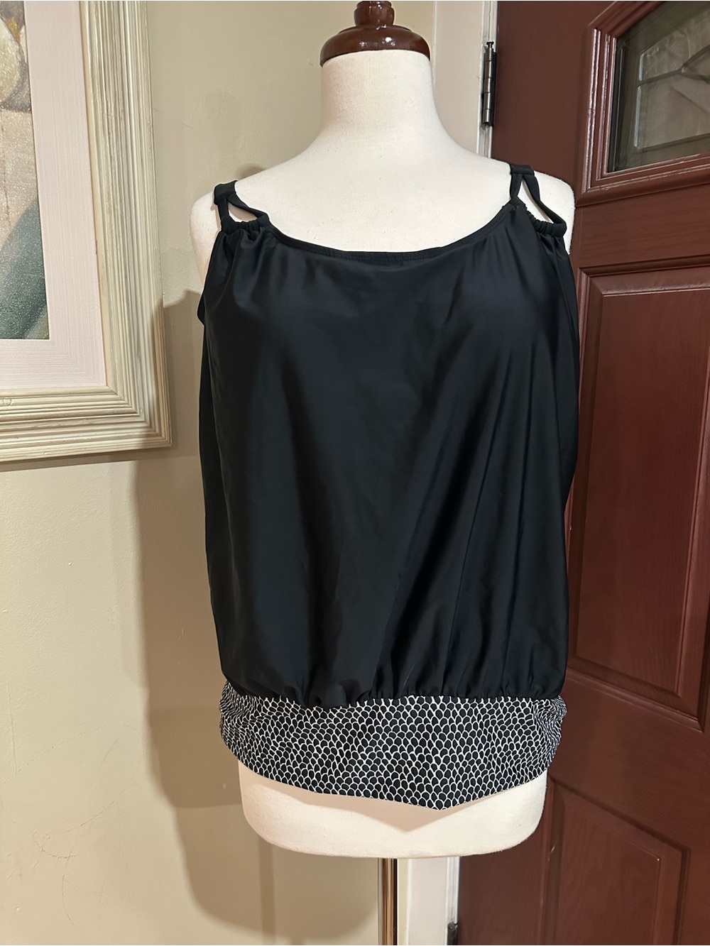 Black Sleeveless Blouson Tank with Patterned Hem